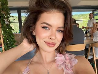 Charmingblueeyes99