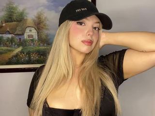 Mia_rich