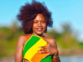 Queenafro595
