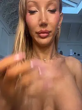 Allana29