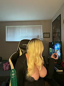 Blondebarbie21