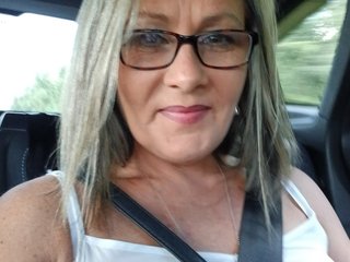 Irishmilfroxie34dd