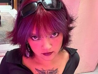 Naomy_collins
